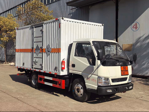 江鈴4米2雜項物品廂式運輸車